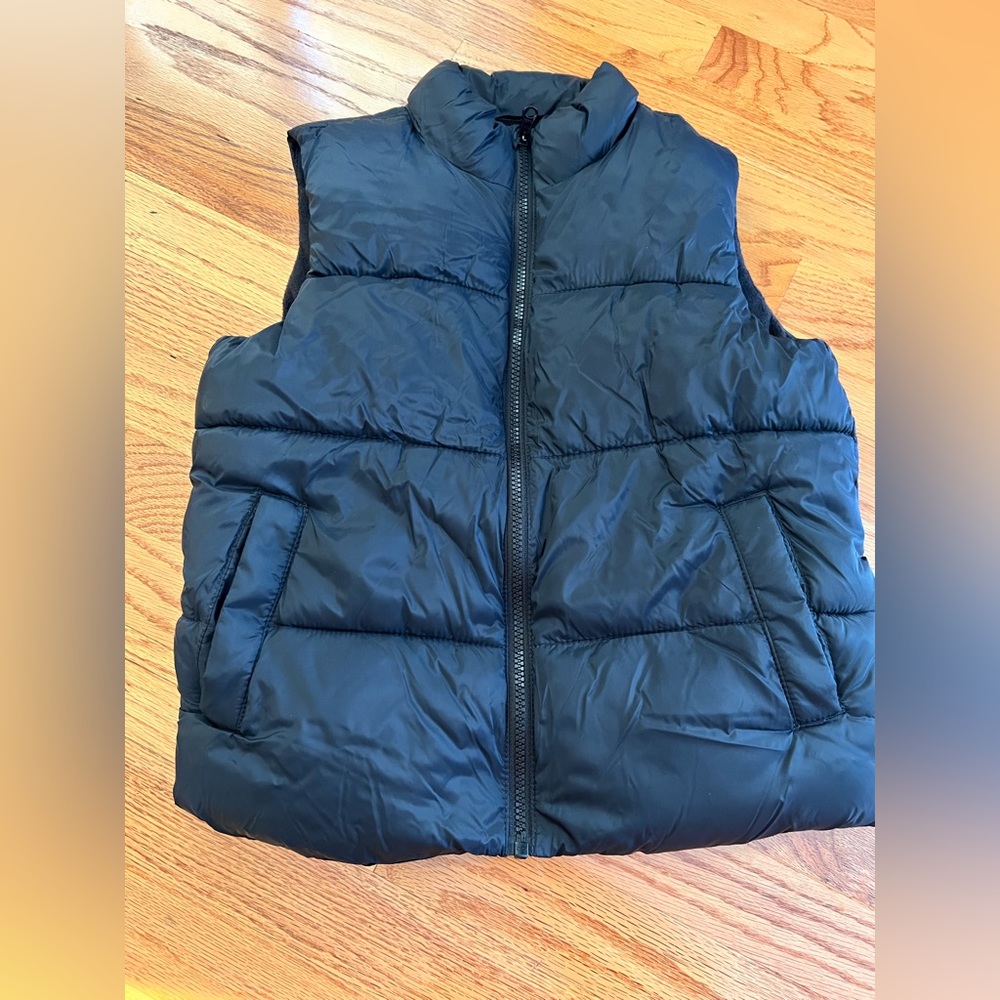 Old Navy black puffer vest size 8
